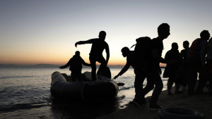 epa04734875 Syrian refugees arrive in a dinghy on Kos island, Greece, 06 May 2015. According to the Greek coast guard, the number of undocumented migrants entering Greece by sea reached 10,445 in the first quarter of 2015, compared to 2,863 people for the same period last year. The Mediterranean has been described as the world's deadliest route for boat migrants. Here is a list of the most serious accidents that have taken place since the Lampedusa tragedy of October 2013.  EPA/YANNIS KOLESIDIS